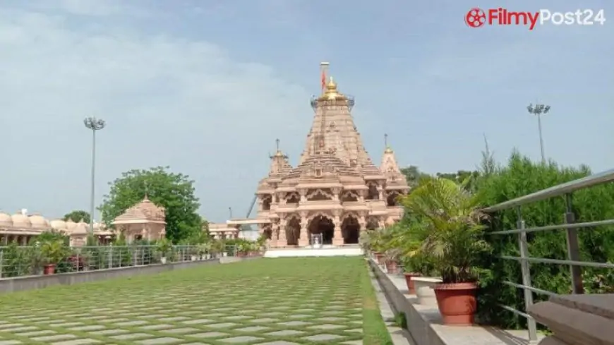 Rajasthan: Dealer Donates Gold Paduka, Glass at Krishna Temple ‘Sanwaliyaji’