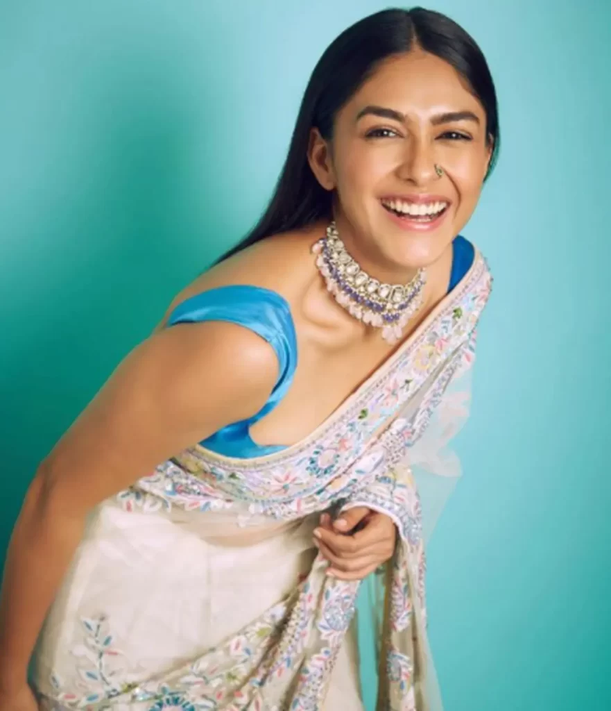 Mrunal Thakur Actress Biography, Age, Net Worth, Web Series List, Photos & More