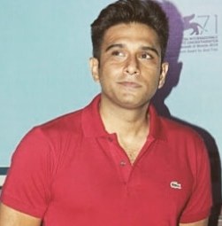 Vivek Gomber