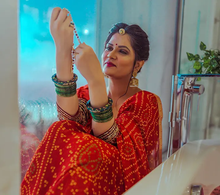 50+ Indian Web Series Actress Name with Photo 2022 23 aabha paul saree